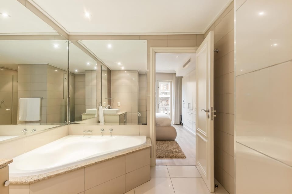 Bed, Bedroom, Bath, towels