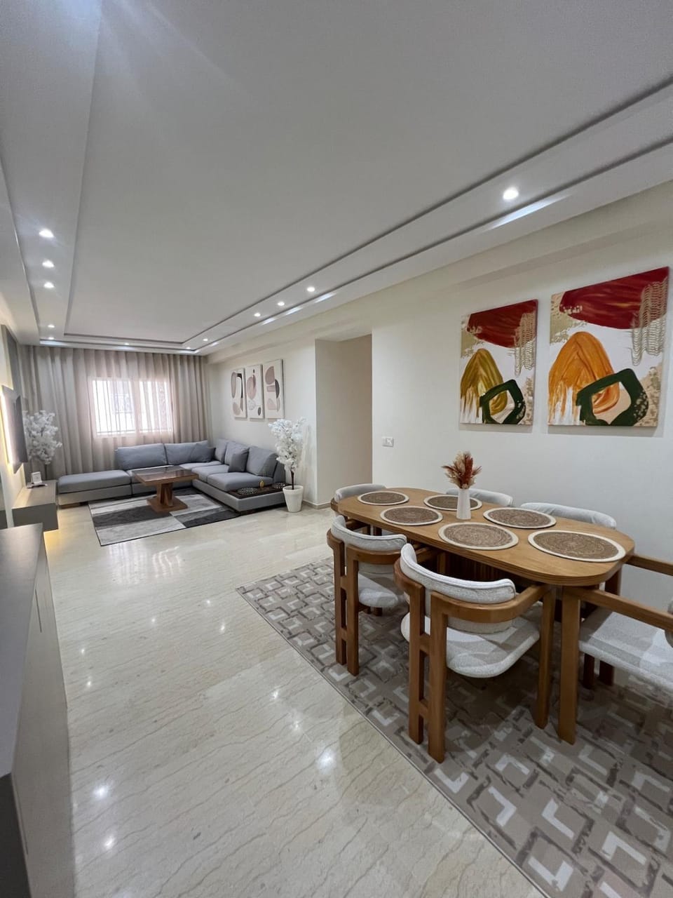 Living room, Seating area, Dining area