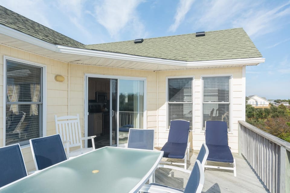 Shore Beats Workin House in Corolla