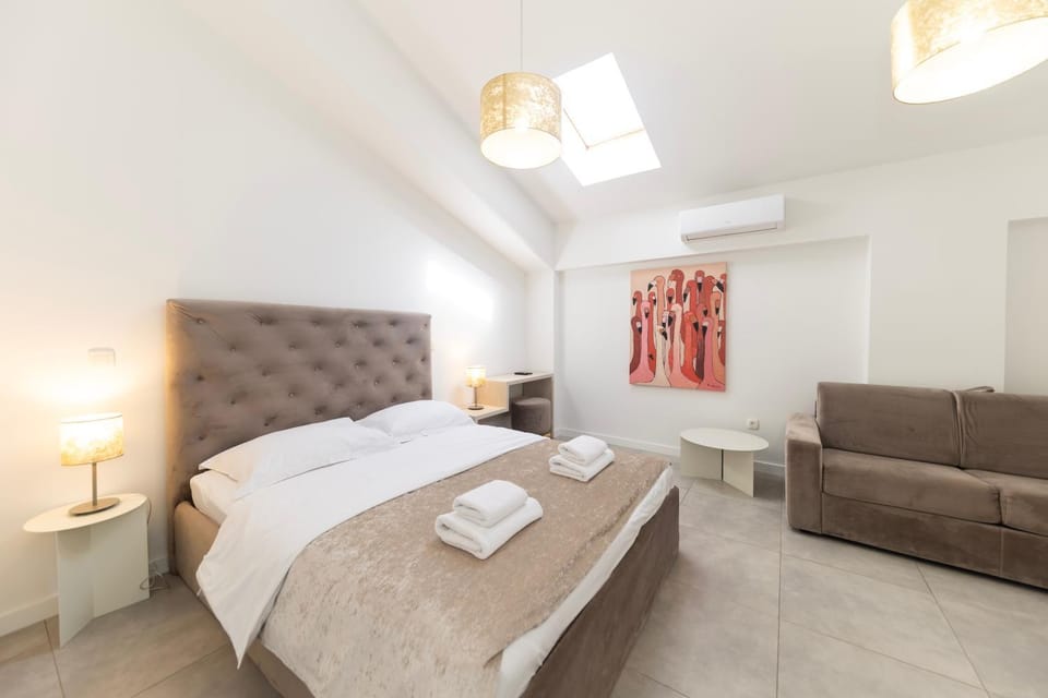 Living room, Bedroom