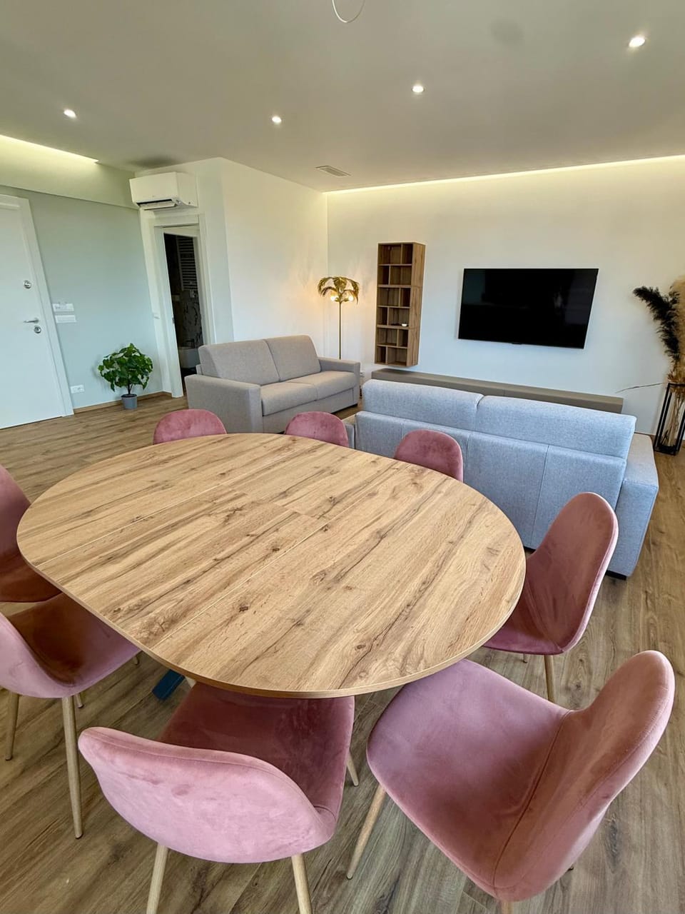 Living room, Dining area