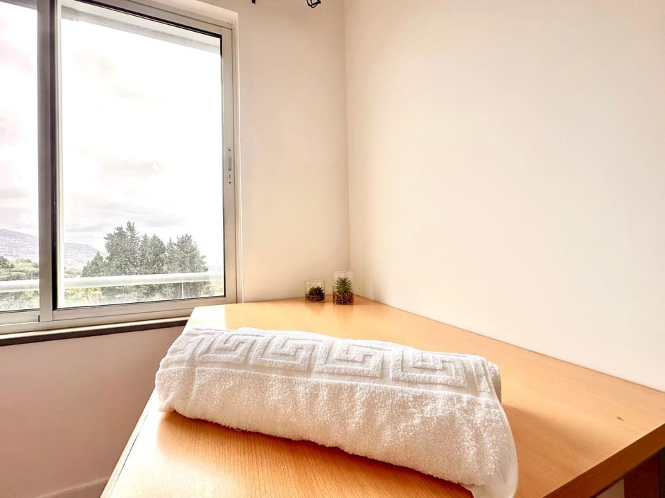 Photo of the whole room, Bedroom, towels