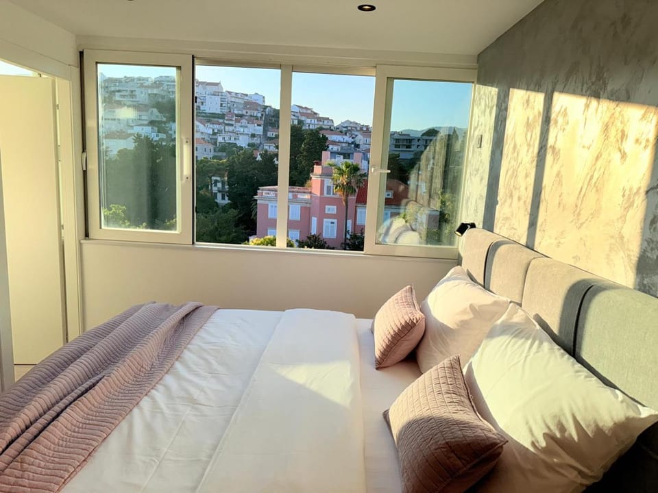 Bed, View (from property/room)