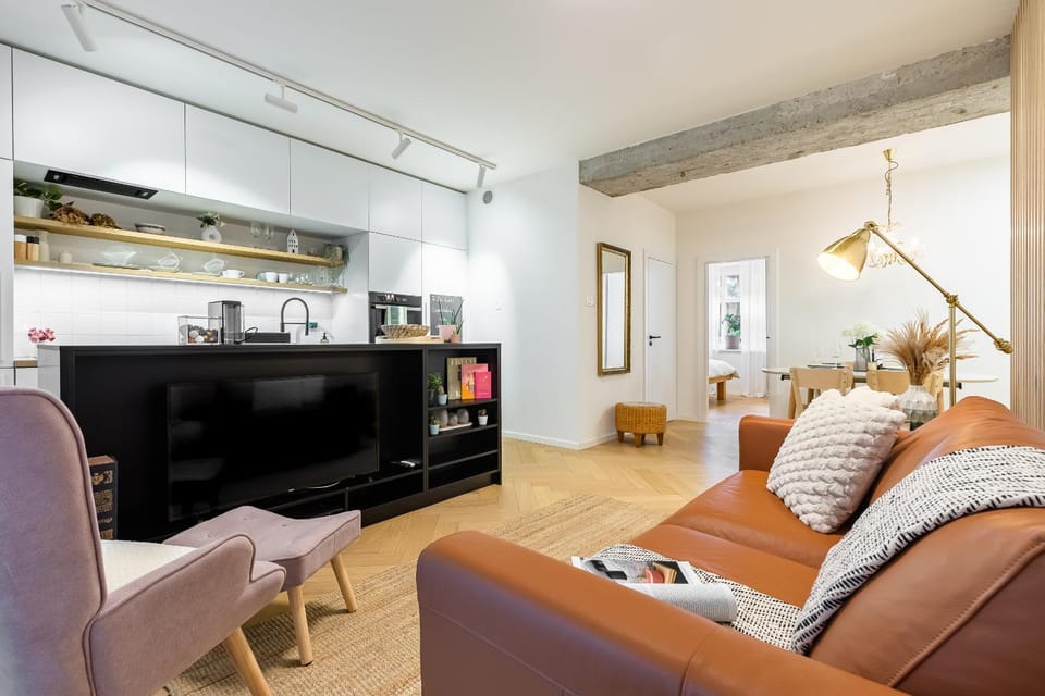 TV and multimedia, Kitchen or kitchenette, Seating area, Dining area