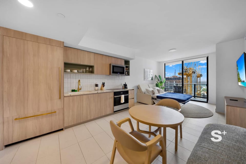 TV and multimedia, Kitchen or kitchenette, Living room, Photo of the whole room, Seating area, Bedroom