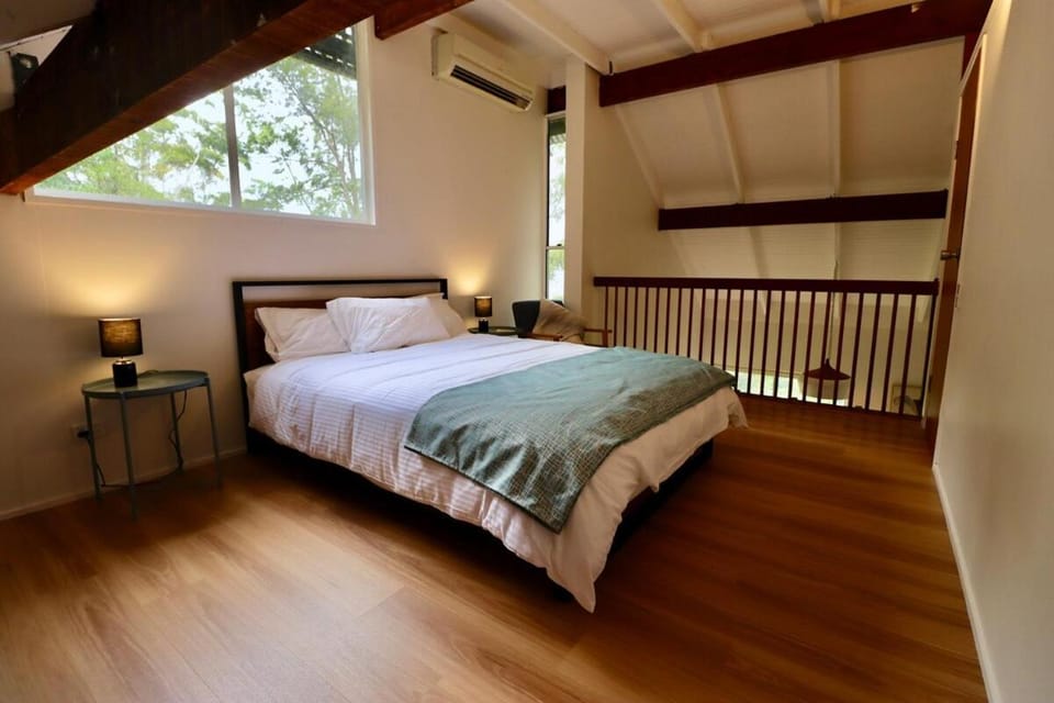 Maleny-Montville Cottages #1 - 2 bed ocean views Chalet in Balmoral Ridge