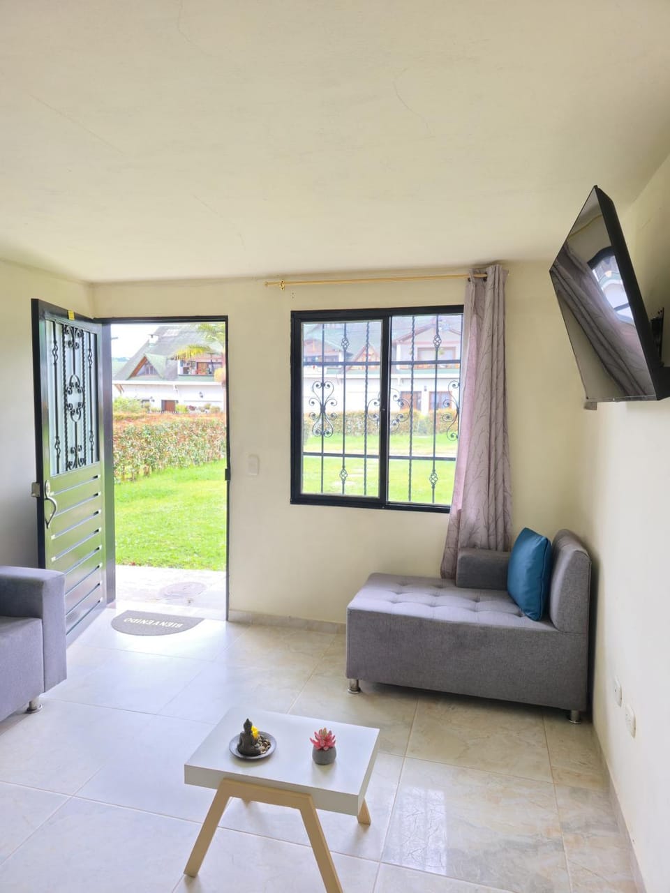 Communal lounge/ TV room, Living room