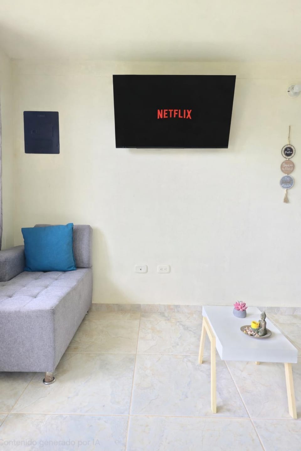 Communal lounge/ TV room