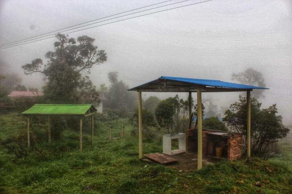 Bus completamente amoblado Campground/ 
RV Resort in Cundinamarca, Colombia