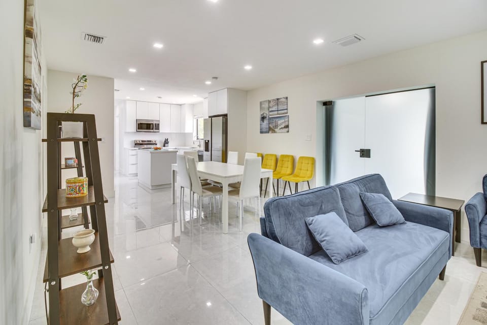 5 Mi to Beach: Group Getaway w/ Yard in Miami House in South Miami