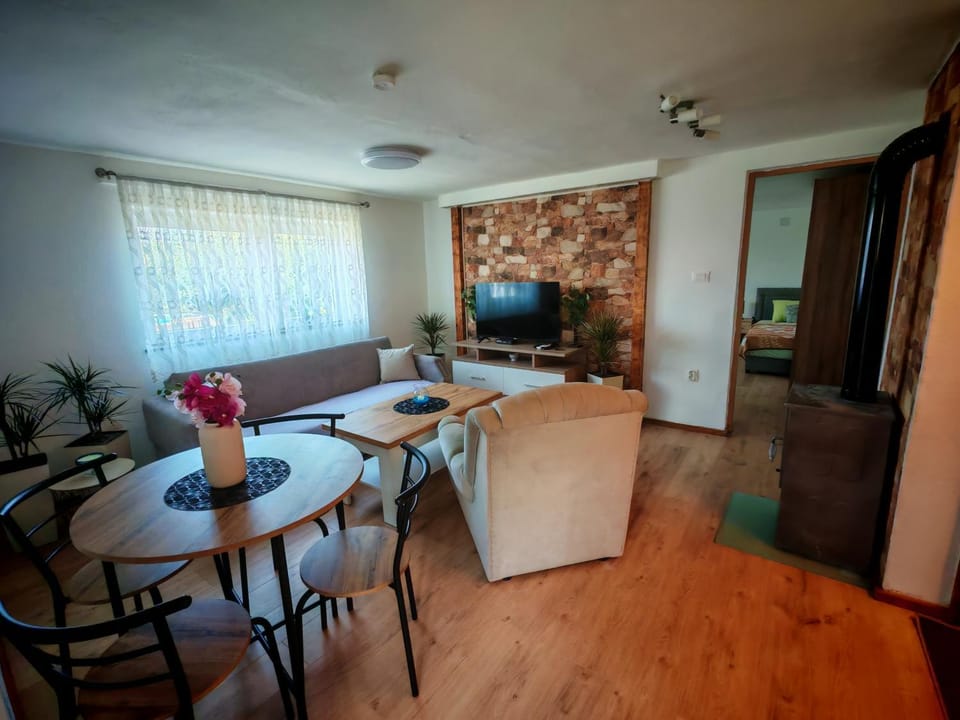 Living room, Dining area