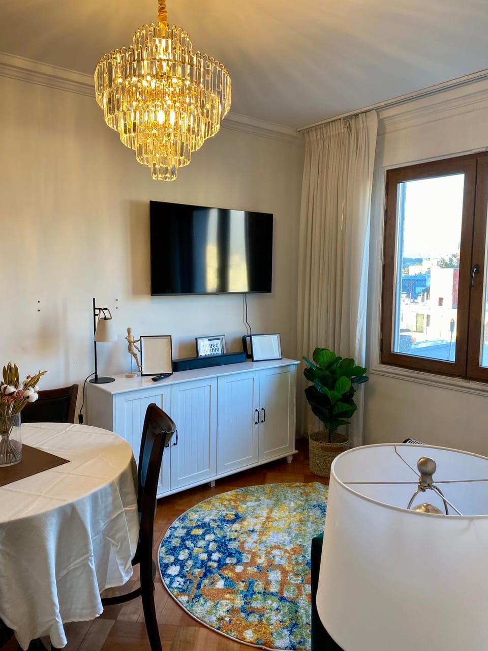 Seating area, Dining area