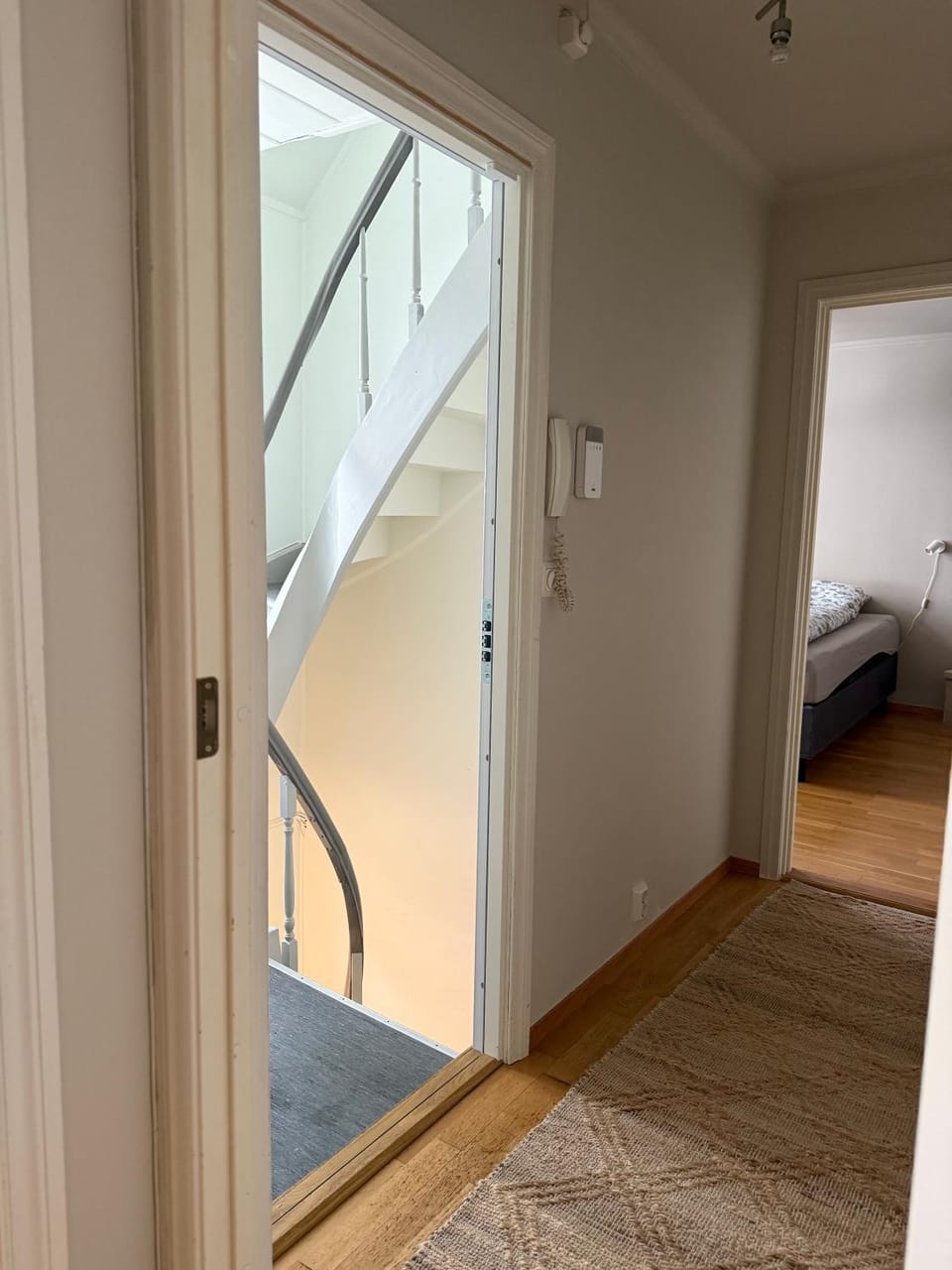 Facade/entrance, Photo of the whole room