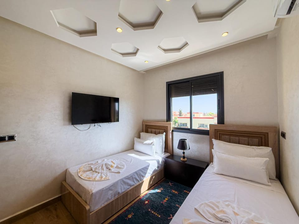 Communal lounge/ TV room, Bed, TV and multimedia, Photo of the whole room, Bedroom