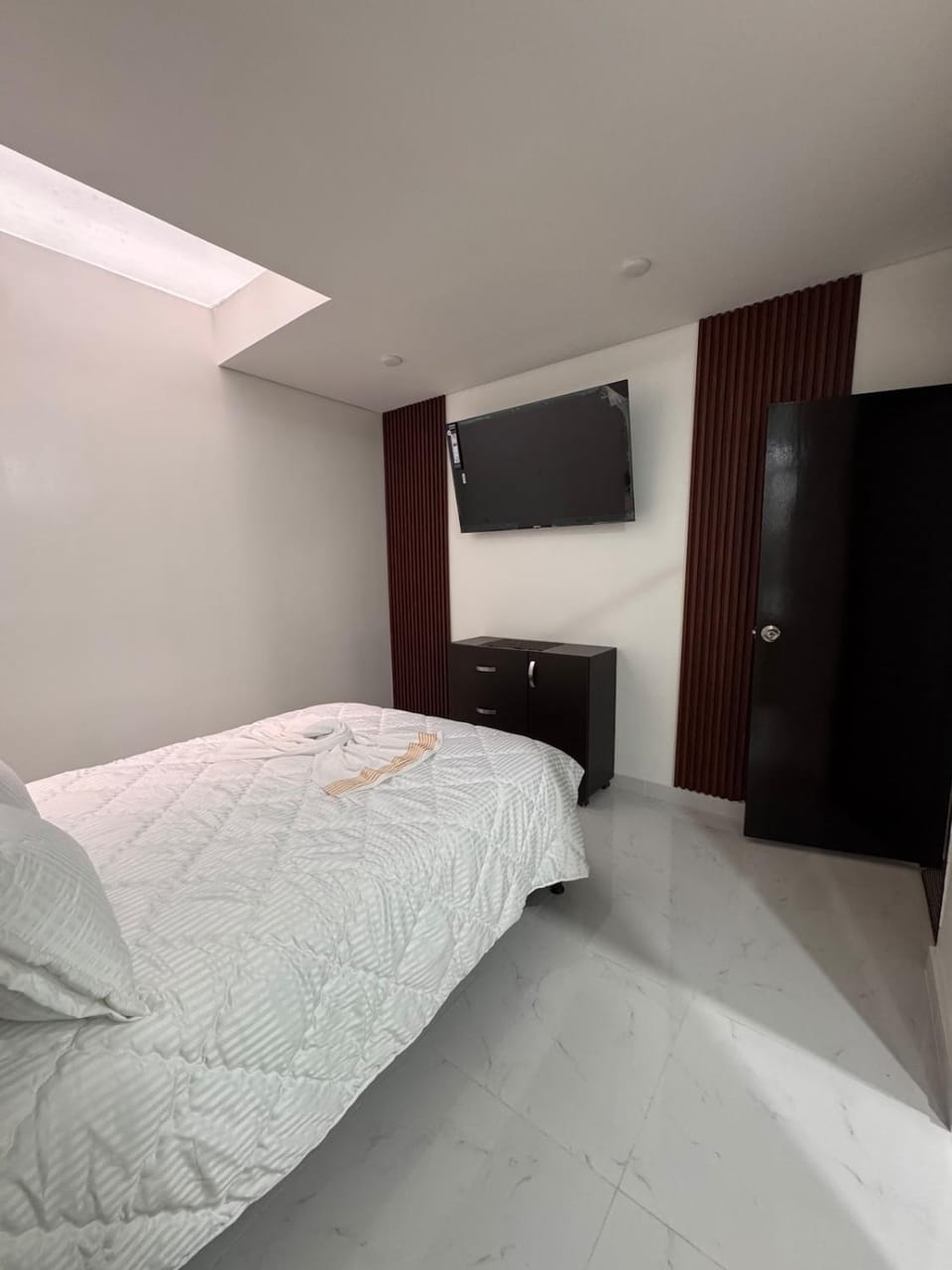 TV and multimedia, Photo of the whole room, Evening entertainment, Bedroom
