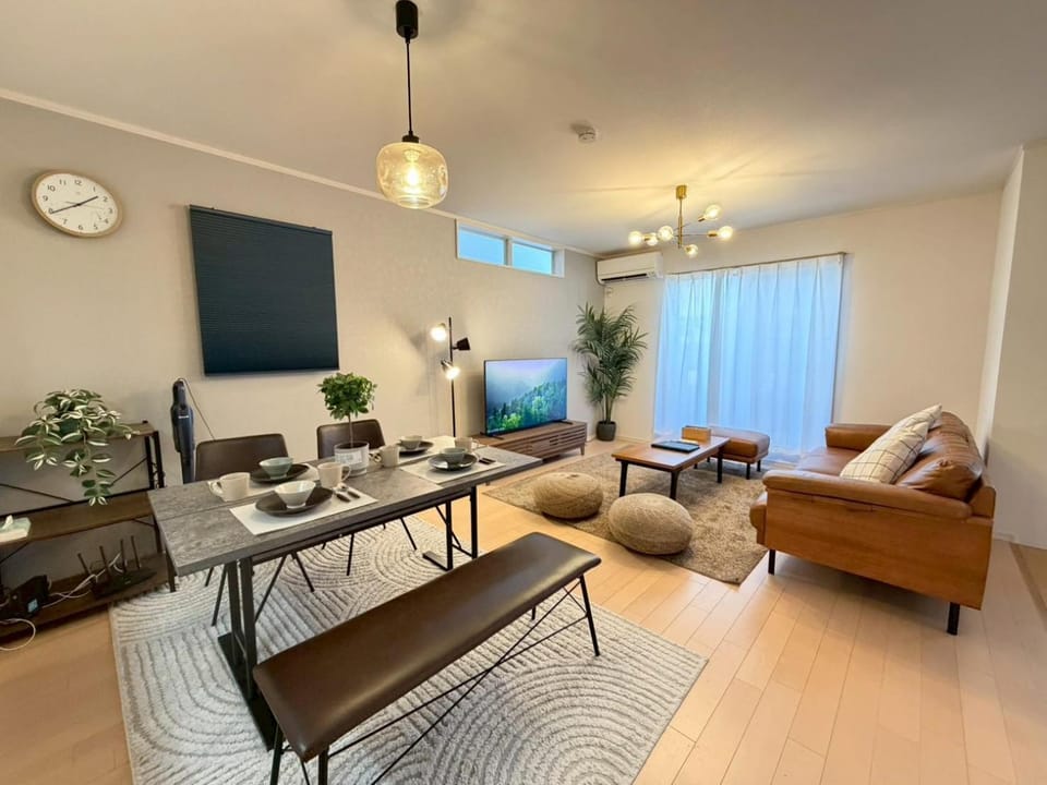 Living room, Dining area