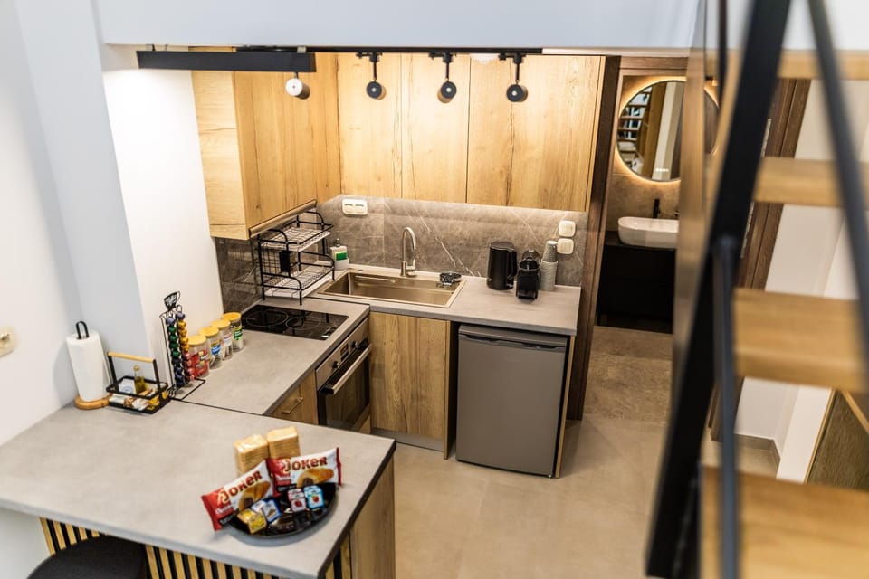 Kitchen or kitchenette