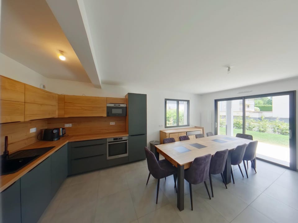 Maison confort aux Rousses, 12 pers, proche ski et lac - FR-1-834-6 Villa in Canton of Vaud