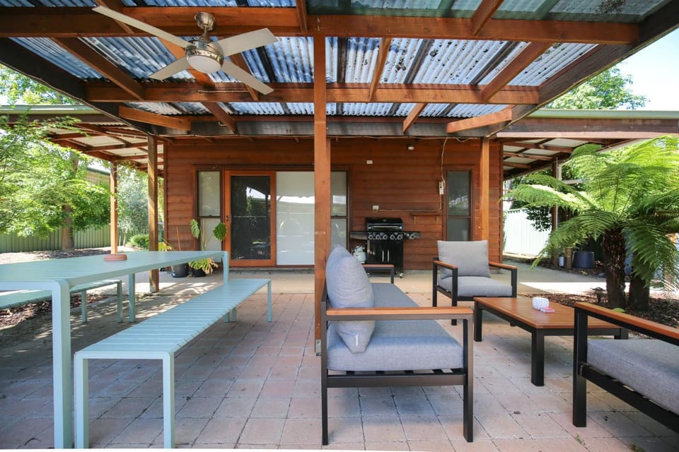 Patio, BBQ facilities, Garden, View (from property/room), Seating area, Dining area, Garden view
