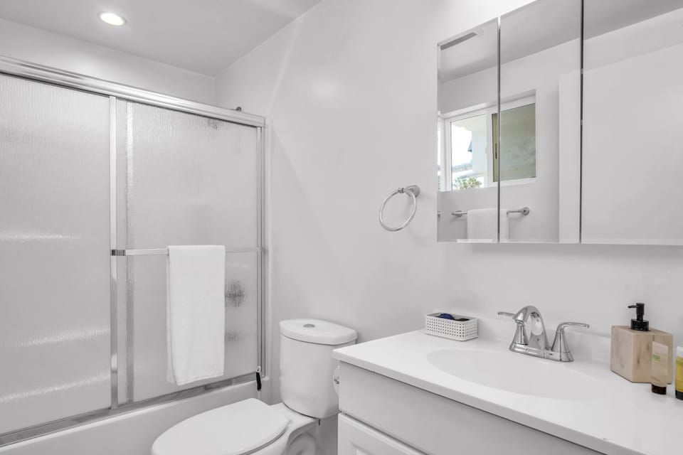 Toilet, Bathroom, Bath, towels