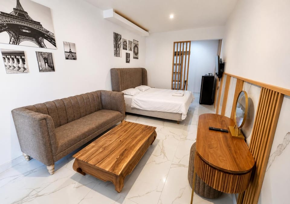 TV and multimedia, Bedroom, air conditioner