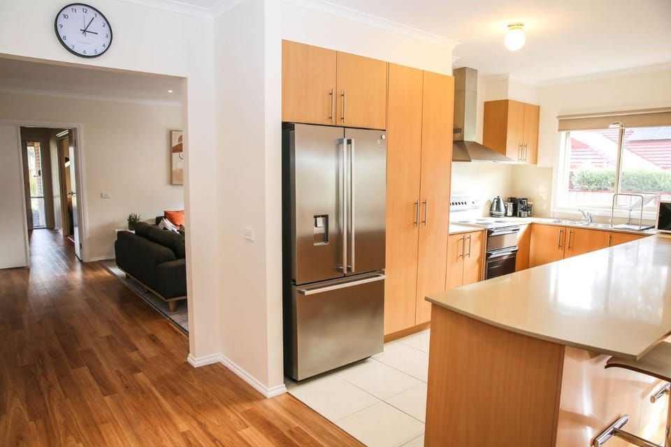 Coffee/tea facilities, Kitchen or kitchenette, Living room, Seating area, Dining area, dishwasher, heating, oven, pet friendly, stove, toaster, air conditioner