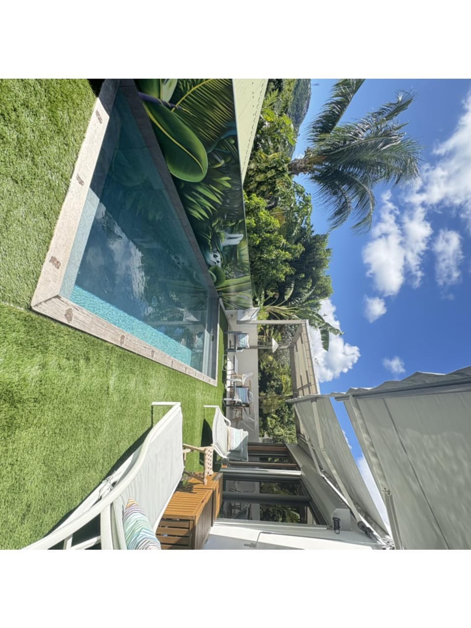 Day, Pool view, Swimming pool, sunbed