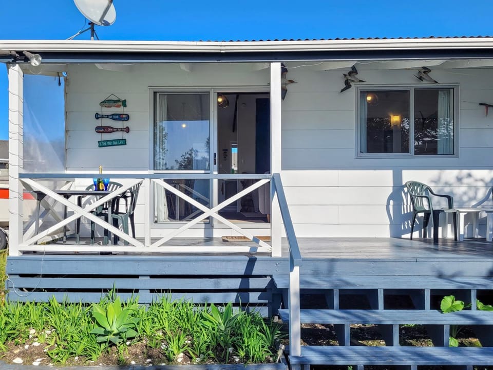 Hosts on the Coast Marlin Cottage House in Whitianga