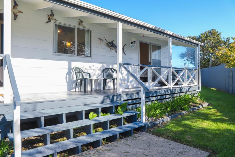 Hosts on the Coast Marlin Cottage House in Whitianga