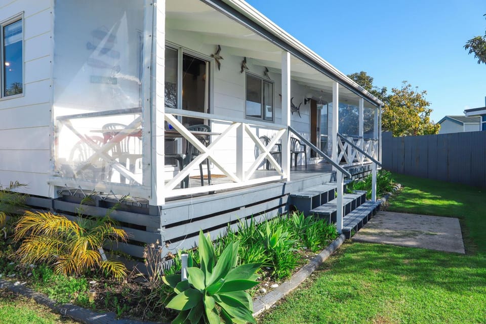 Hosts on the Coast Marlin Cottage House in Whitianga