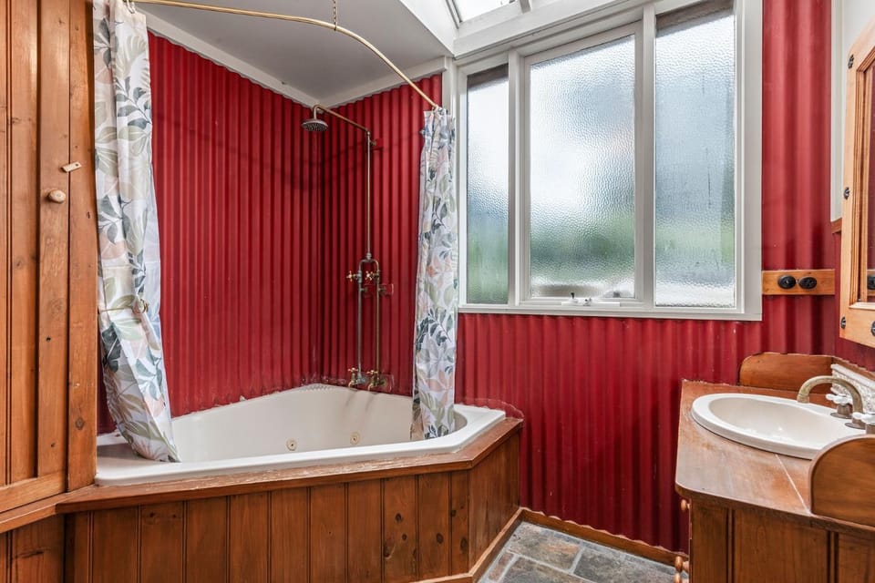 Bathroom, Bath