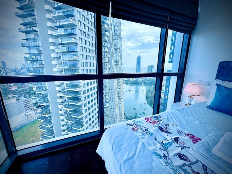 28th Floor Cosy Apt In Twinpeaks With Stunning Beach&City View Apartment in Colombo