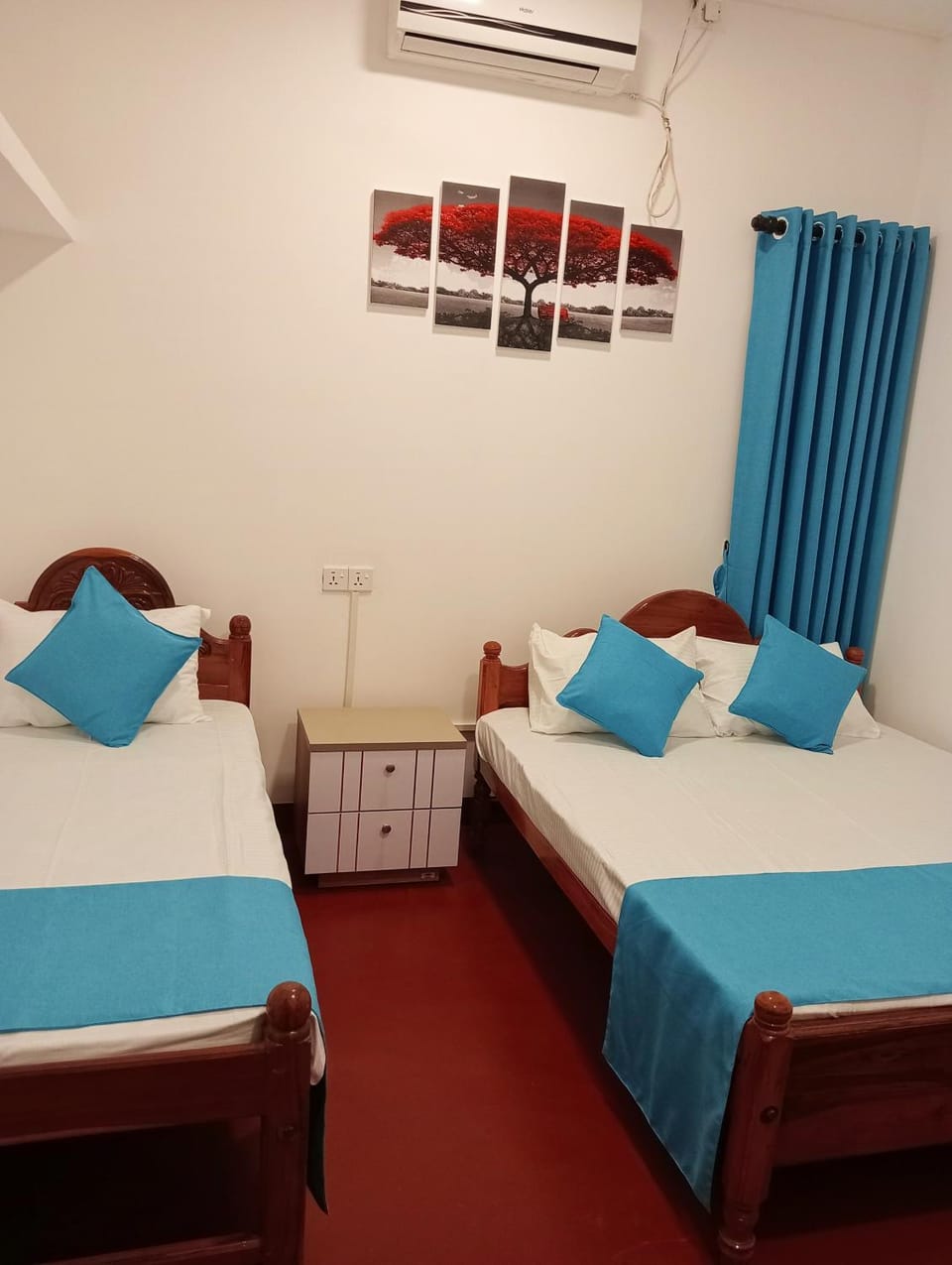 Bed, Photo of the whole room, Bedroom, air conditioner