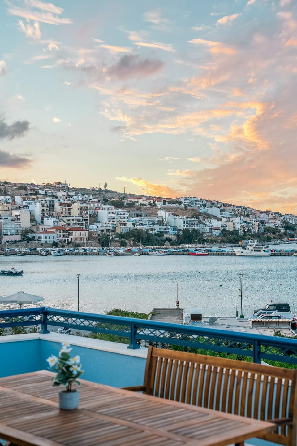 Natural landscape, View (from property/room), Balcony/Terrace, City view, Sea view