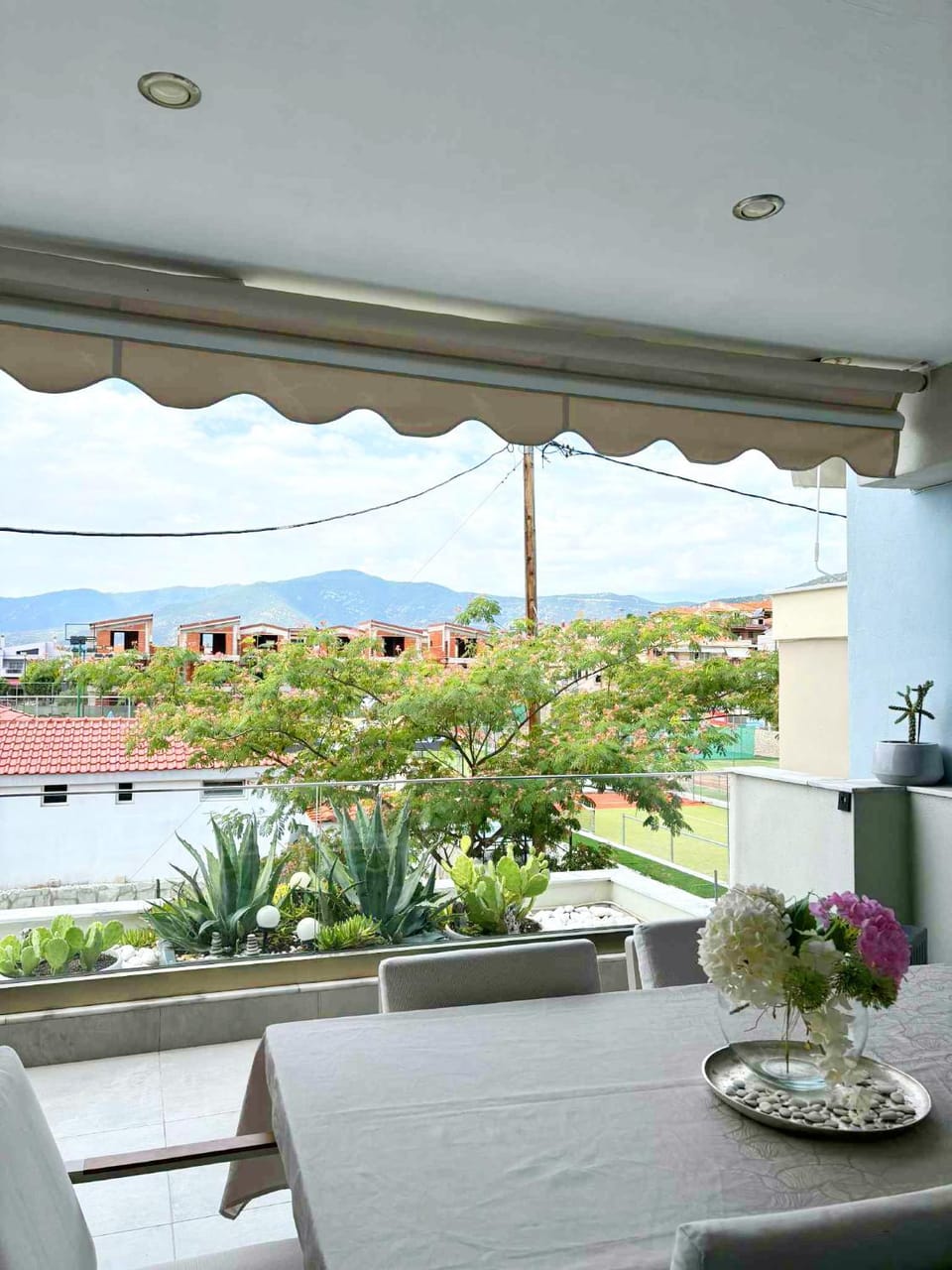 Day, Natural landscape, View (from property/room), Balcony/Terrace, Dining area, Mountain view