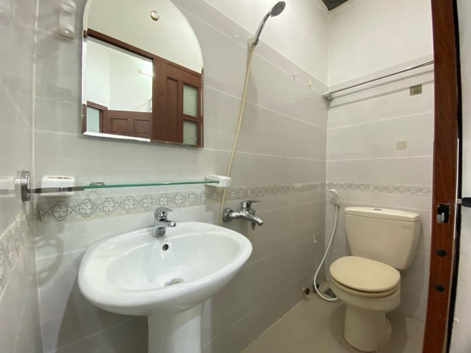 Shower, bidet