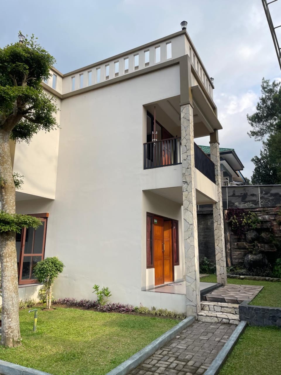 Vila Saung Habib Puncak, 4 Kamar Tidur, Karaoke, Private Pool Villa in Cisarua