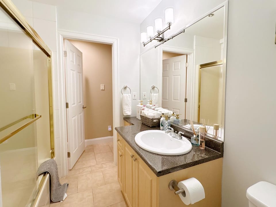 Bathroom, towels