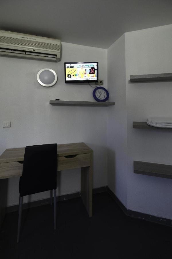 Rocade capsule bungalow Capsule hotel in Pamiers