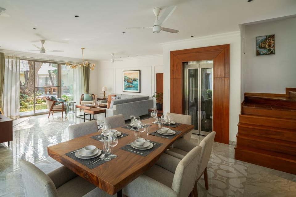 Dining area, Breakfast