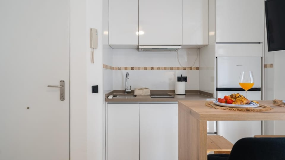 Kitchen or kitchenette