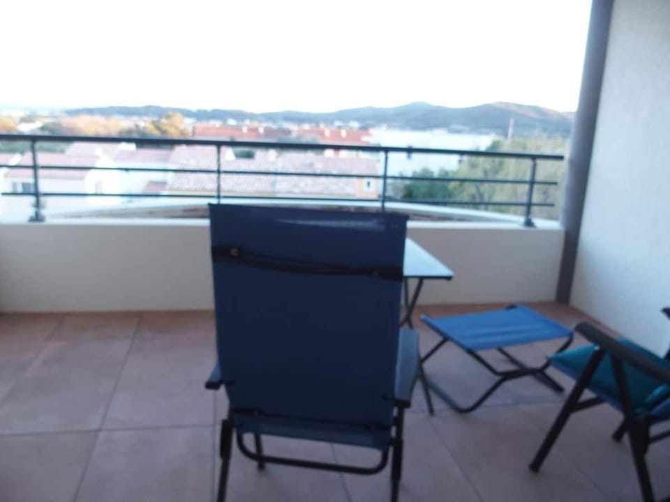 T2 CALME BORMES-Les-MIMOSAS Apartment in Bormes-les-Mimosas