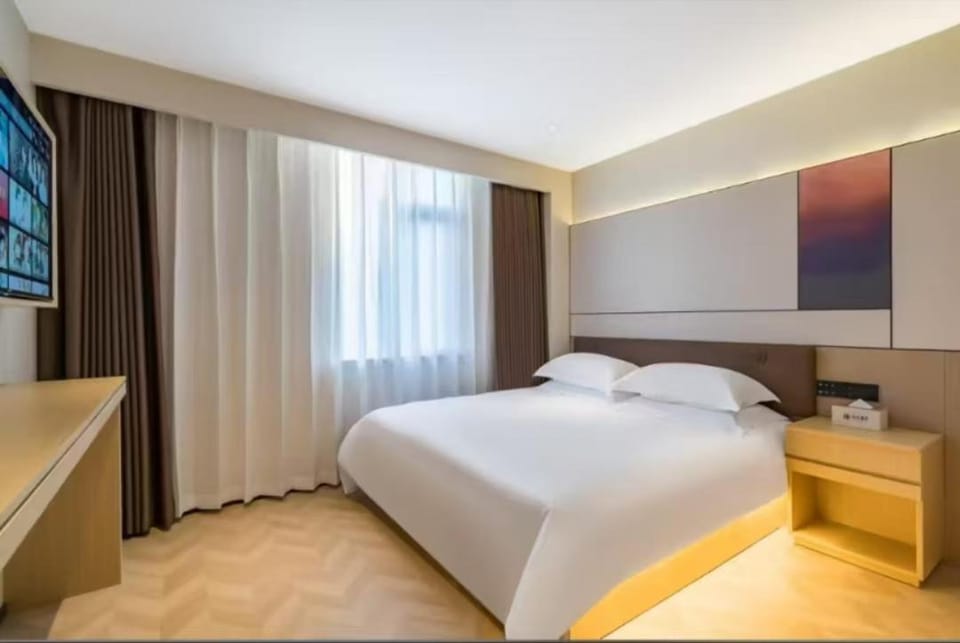 Bed, TV and multimedia