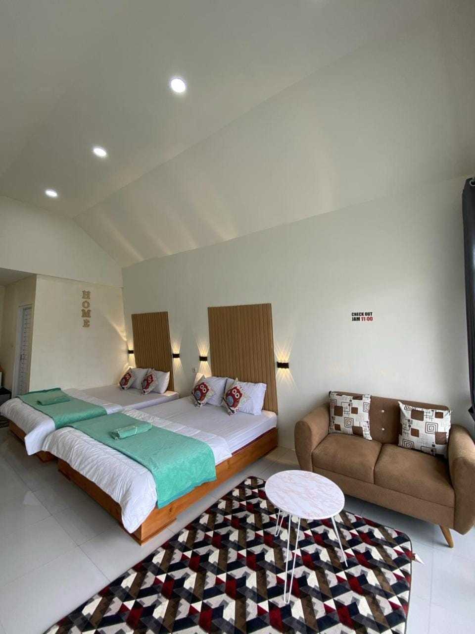 Bed, Living room, Seating area, Bedroom, towels