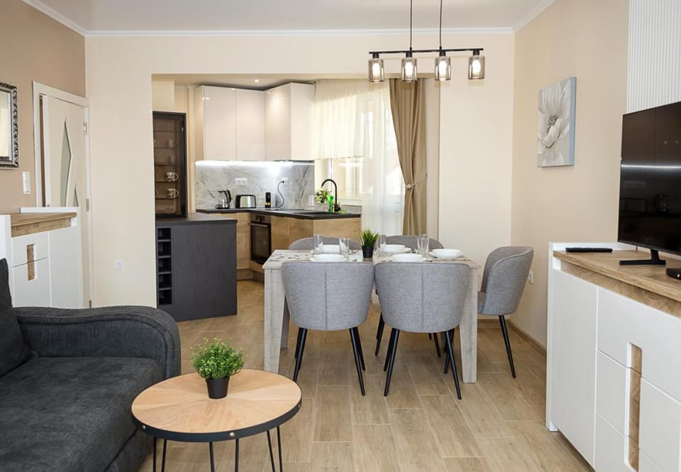 TV and multimedia, Coffee/tea facilities, Kitchen or kitchenette, Living room, Seating area, Dining area, dishwasher, oven, stove