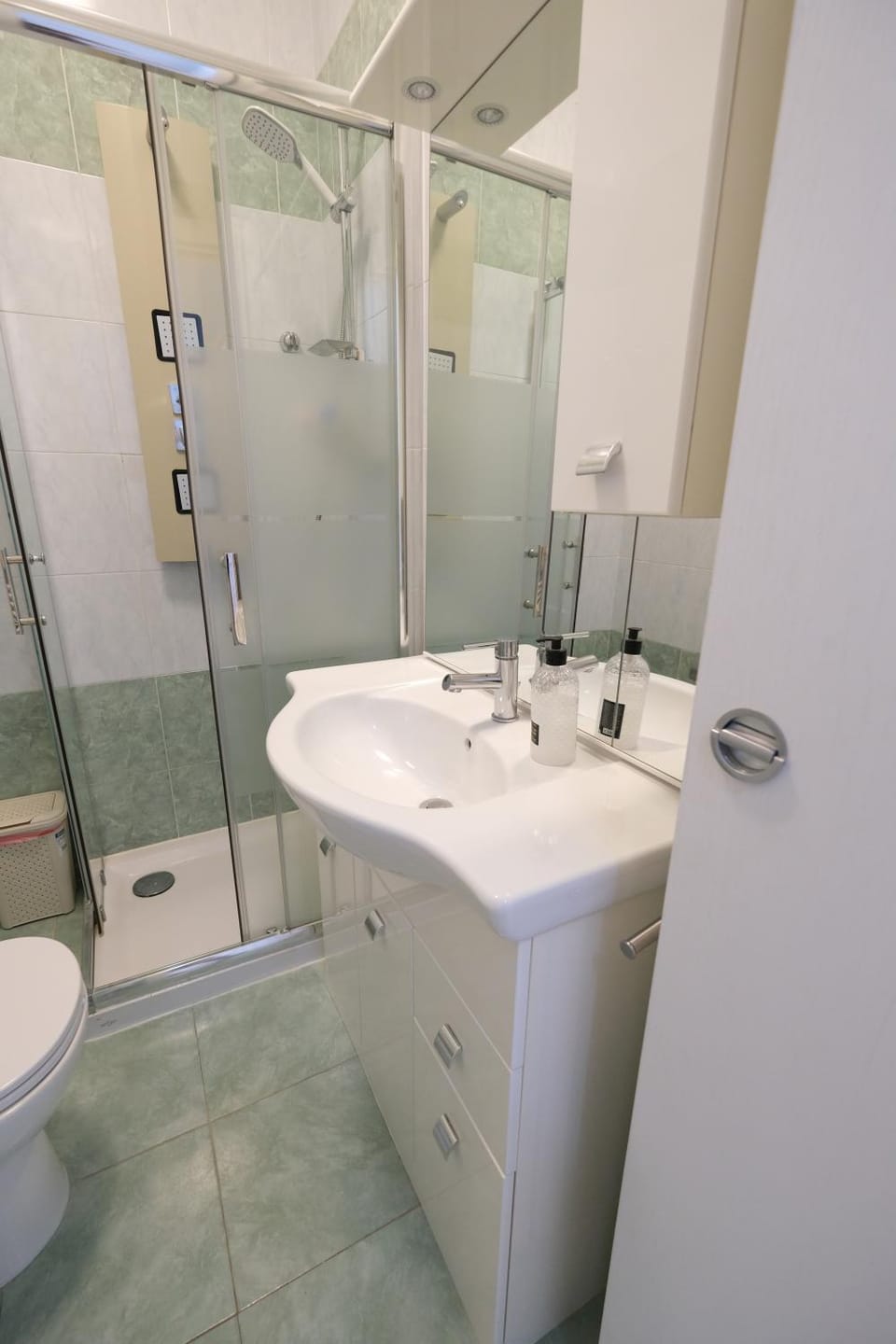 Shower, Toilet, Bathroom