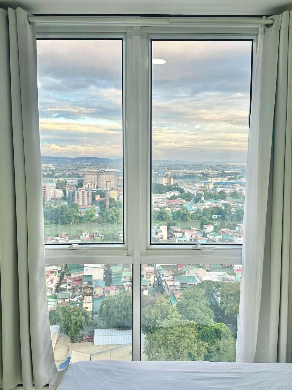 Comfy Spot Staycation Studio at Kasara Urban Pasig Apartment in Pasig