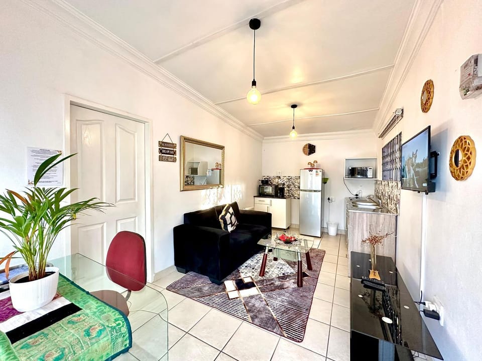 Long on Hill Apartment in Sandton