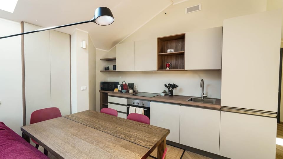 Dining area, kitchen