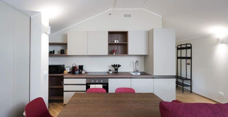 Dining area, kitchen
